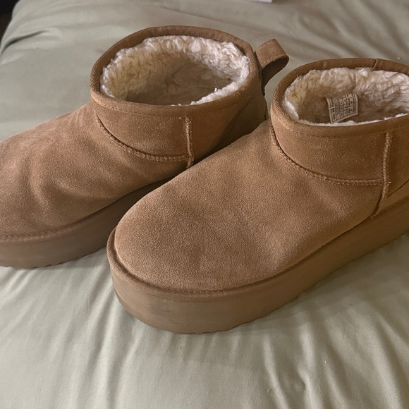 Platform Mini Uggs - Picture 3 of 3
